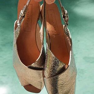 Either/Or The Crossband Sandals